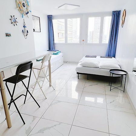 Apartment Near Subway And Supermarket Paris Exterior photo